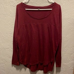 Long-sleeve maroon top